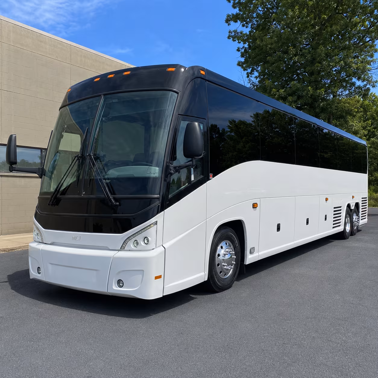 large group charter bus transfers to rdu for sports teams and tour groups