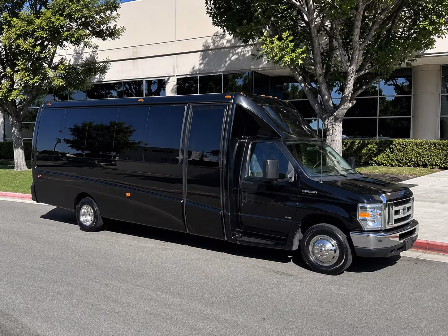 why rent using caryminibuscompany com
